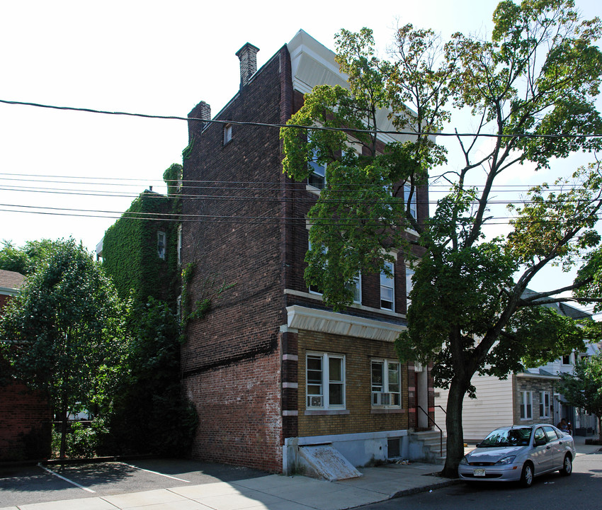 202 Heckel St in Belleville, NJ - Building Photo