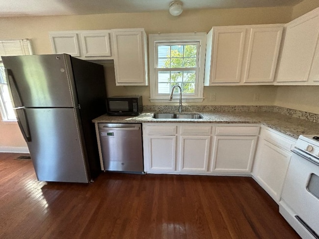 61 Cooper St in Charleston, SC - Building Photo - Building Photo