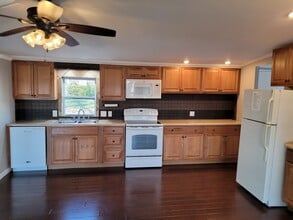 8602 Fruit Rd in Edwardsville, IL - Foto de edificio - Building Photo