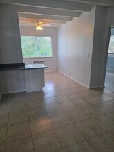 100 Cascade Ln in West Palm Beach, FL - Foto de edificio - Building Photo