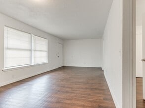 1404 NE 38th St in Oklahoma City, OK - Building Photo - Building Photo