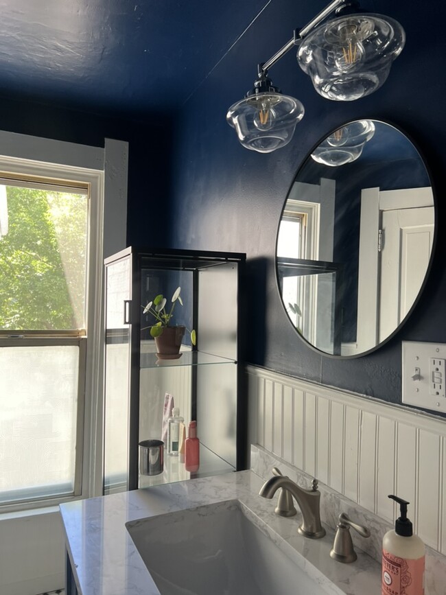 59 S 15th St, Unit Upstairs