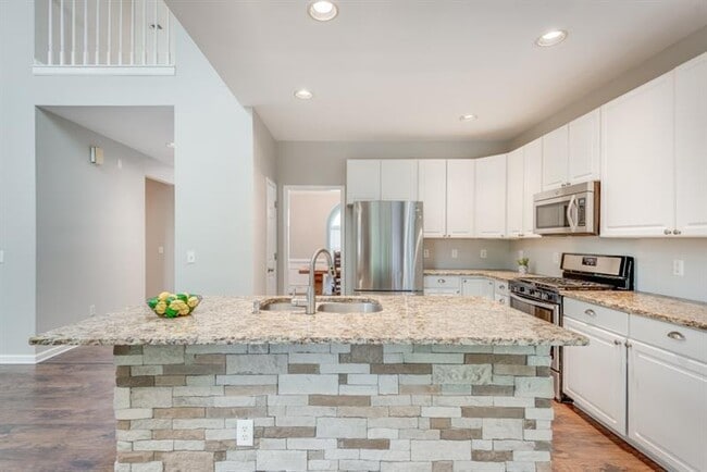 6515 Fairgreen Dr in Suwanee, GA - Building Photo - Building Photo