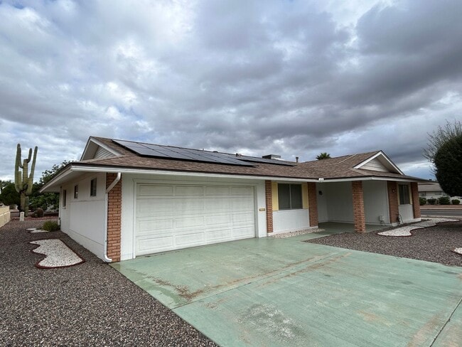 10551 W Prairie Hills Cir in Sun City, AZ - Building Photo - Building Photo