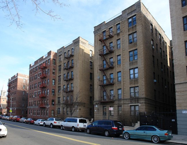 2830 Sedgwick Ave in Bronx, NY - Foto de edificio - Building Photo