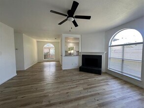 6707 Stone Branch Dr in Arlington, TX - Building Photo - Building Photo