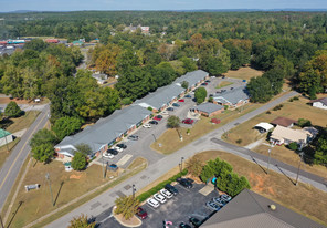 Shelby Woods Apartments in Columbiana, AL - Foto de edificio - Building Photo