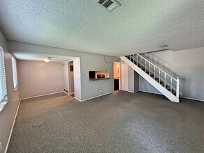 1250 S Monaco Pkwy in Denver, CO - Building Photo - Building Photo