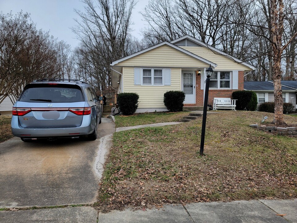 2893 Chalet Ct in Woodbridge, VA - Building Photo