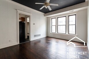 4112 N Broadway St, Unit 2 in Chicago, IL - Building Photo