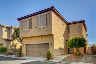 8236 Brilliant Pompon in Las Vegas, NV - Building Photo - Building Photo
