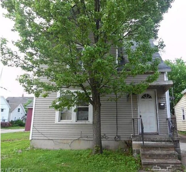 property at 3005 Roanoke Ave