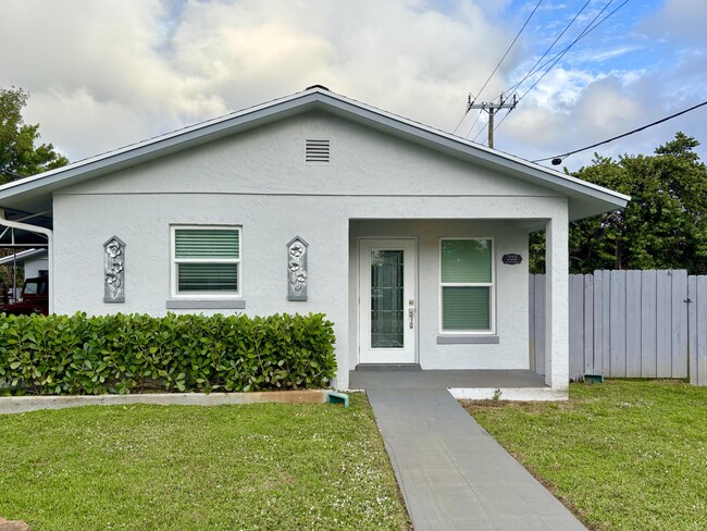 222 SE 3rd St