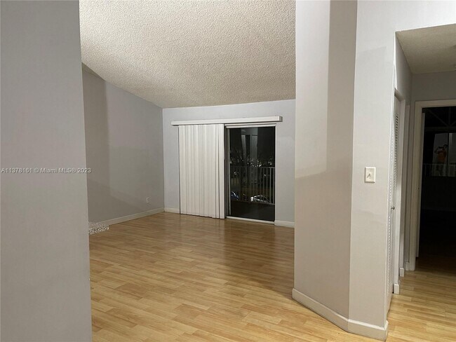10520 SW 158th Ct-Unit -305 in Miami, FL - Building Photo - Building Photo