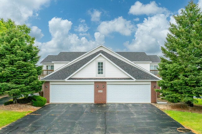 10305 Metalmark Ln in Roscoe, IL - Building Photo - Building Photo