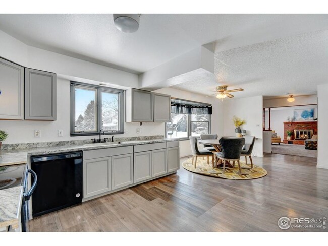 property at 2823 Gateway Dr