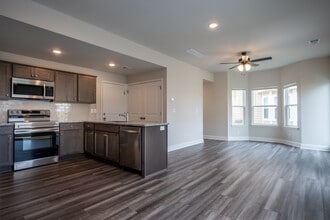 Chapman Ridge in Blue Springs, MO - Foto de edificio - Interior Photo