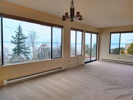 1014 11th St, Unit #205 in Bellingham, WA - Building Photo