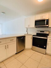2345 NE 135th St-Unit -307 in North Miami, FL - Foto de edificio - Building Photo