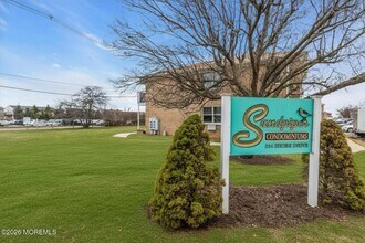 324 Shore Dr in Highlands, NJ - Building Photo - Building Photo