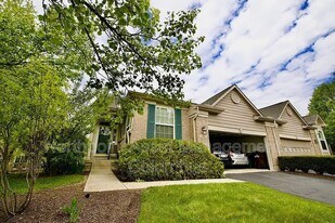 2568 Greenlefe Dr in Beavercreek, OH - Building Photo