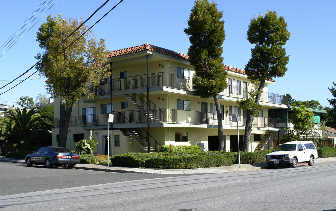 57 Berkshire Ave in Redwood City, CA - Building Photo