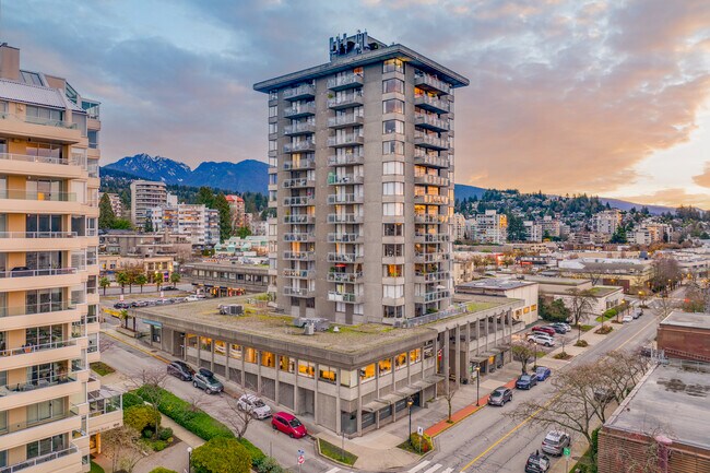 Hollyburn Plaza