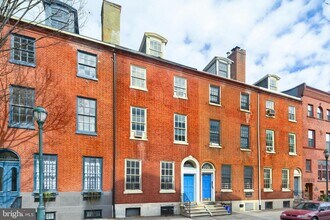 1225 Spruce St in Philadelphia, PA - Building Photo - Building Photo