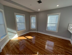 29 Alpine St in Somerville, MA - Foto de edificio - Building Photo