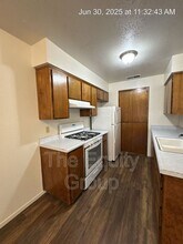 703 E Noble Ave in Visalia, CA - Building Photo - Building Photo