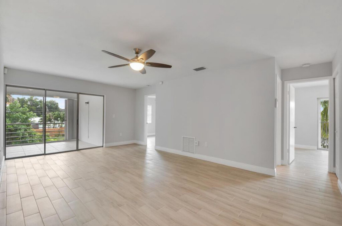 12030 Alt A1a, Unit A2 in Palm Beach Gardens, FL - Building Photo