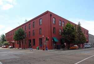 400 Julia St in New Orleans, LA - Building Photo
