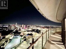 50 Absolute Ave in Mississauga, ON - Building Photo