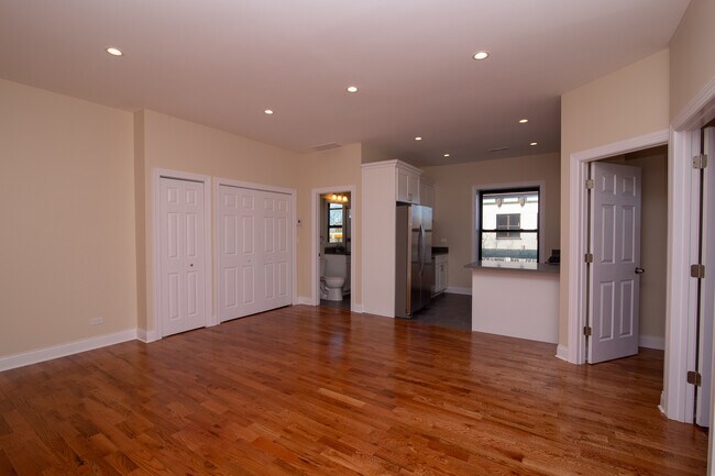 4001 W Armitage Ave in Chicago, IL - Building Photo - Building Photo