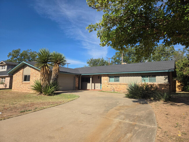 4714 29th St in Lubbock, TX - Foto de edificio - Building Photo