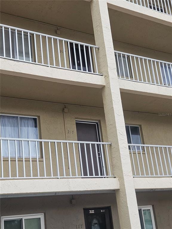 3592 Lake Bayshore Dr in Bradenton, FL - Foto de edificio - Building Photo