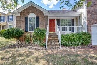 2214 Falcon Creek Dr in Franklin, TN - Foto de edificio - Building Photo