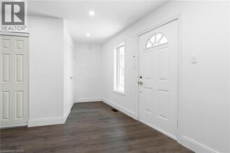 1498 Paddington Ct in Burlington, ON - Building Photo - Building Photo