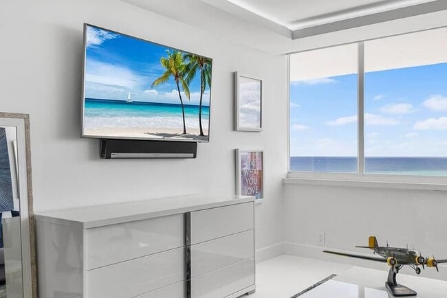 545 S Fort Lauderdale Beach Blvd in Fort Lauderdale, FL - Building Photo - Building Photo