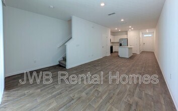 5938 Sharon Lake Dr in Jacksonville, FL - Building Photo - Building Photo