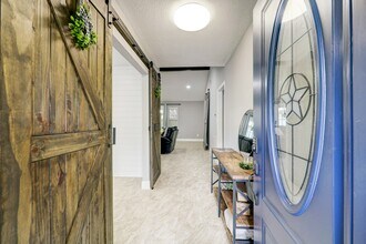 10903 Hillcroft St in Houston, TX - Foto de edificio - Building Photo