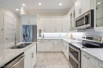 5831 Haiti Dr in Naples, FL - Building Photo - Building Photo