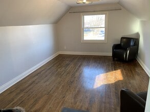 513 Bond St E in Oshawa, ON - Building Photo - Building Photo