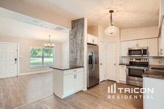 6193 39th Ave N in St. Petersburg, FL - Building Photo - Building Photo