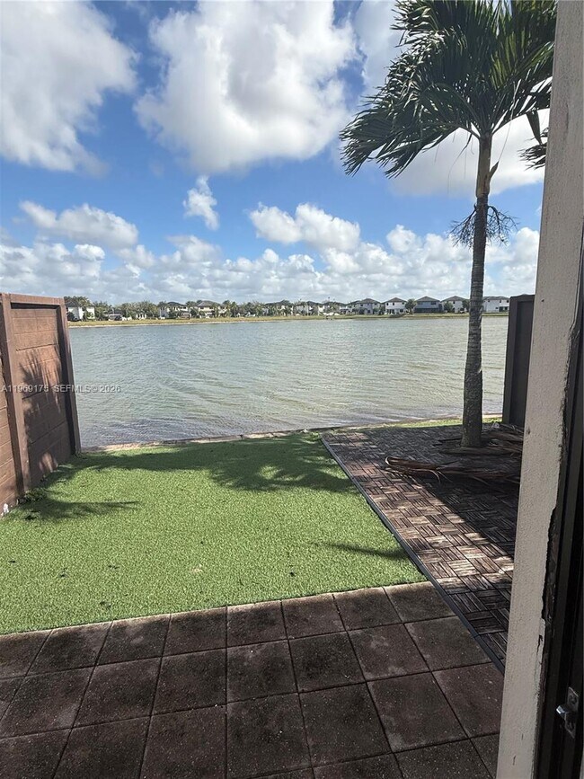 9117 NW 159th St in Miami Lakes, FL - Building Photo - Building Photo