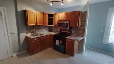 112 Hobart St in Meriden, CT - Building Photo - Building Photo