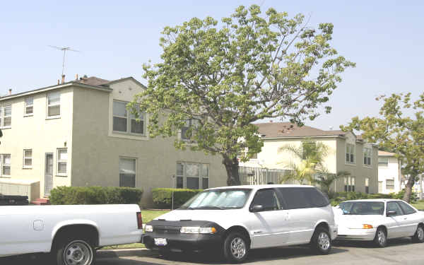 4569-4579 N Banner Dr in Long Beach, CA - Building Photo