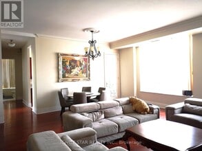 3880 Duke of York Blvd in Mississauga, ON - Building Photo - Building Photo