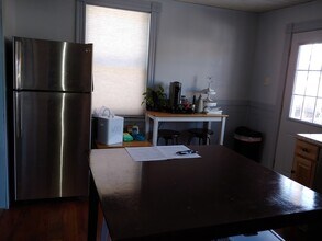 108 Porpoise Way, Unit 108 in Portsmouth, NH - Building Photo - Building Photo