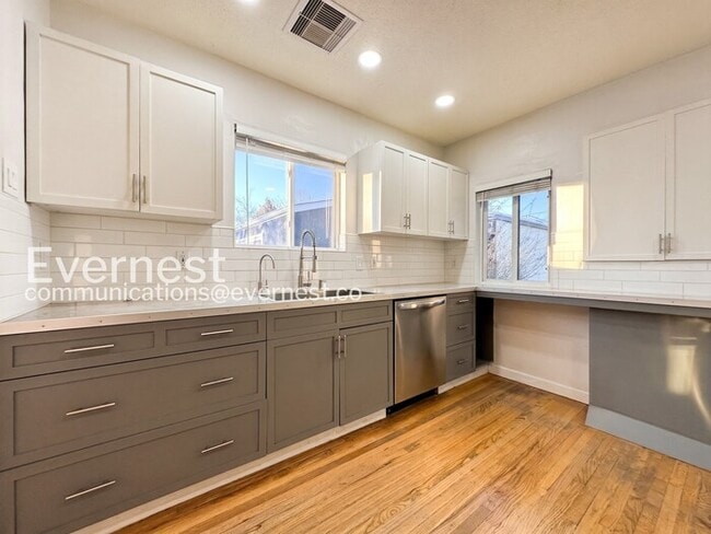 2375 S Lincoln St in Denver, CO - Building Photo - Building Photo